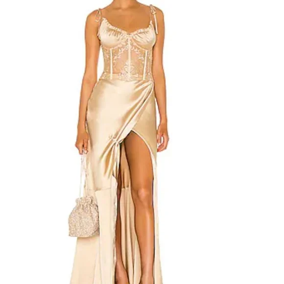 V. Chapman Calla Lilly Gown - Picture 2 of 3